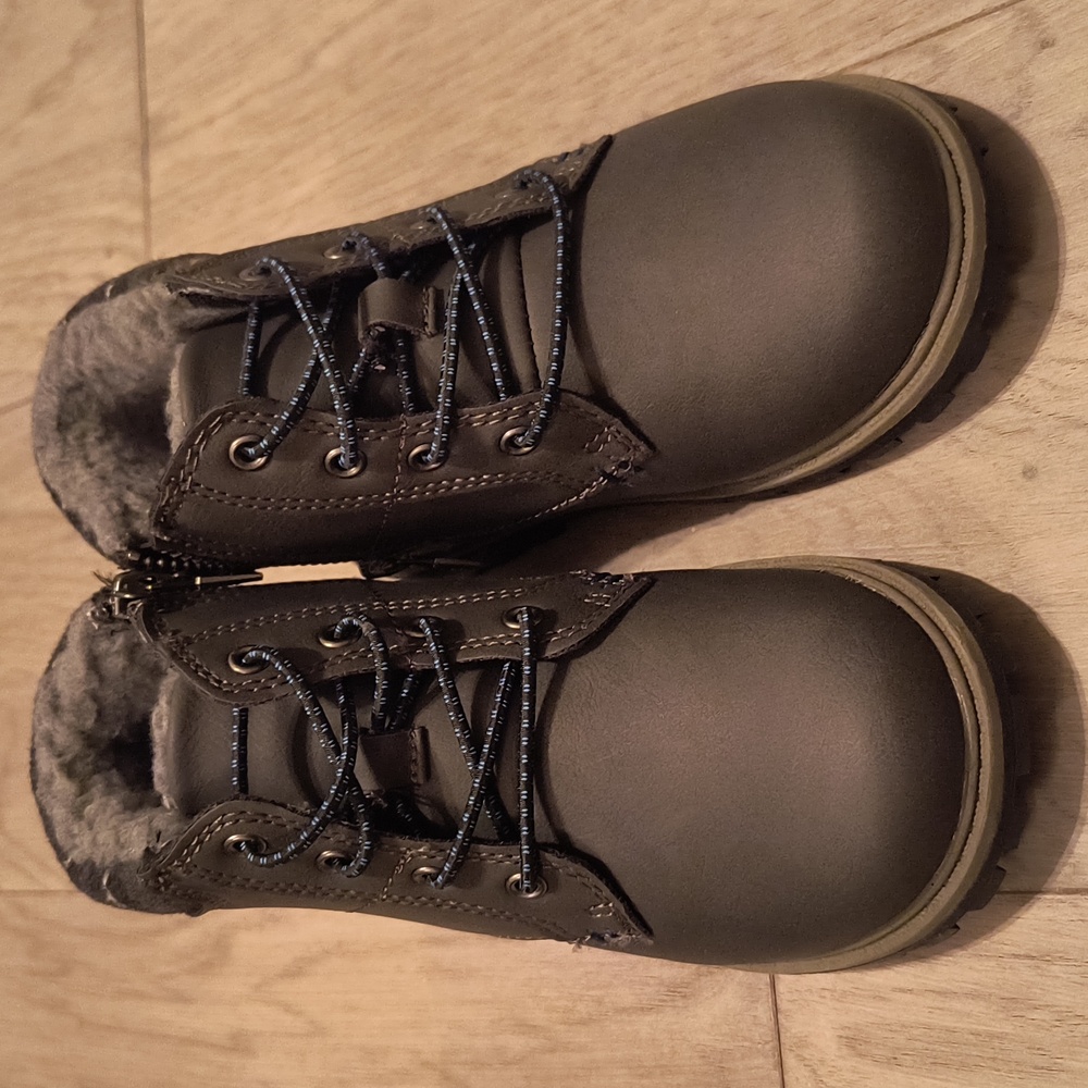 Boys Boot - Picture 3 of 7